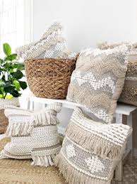 Throw Pillows For Days Dekorativnye Divannye Podushki Dekorativnye Navolochki Boho Dekor