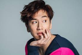 The insider stated, lee kwang soo openly carried on the relationship by introducing lee sun bin as his girlfriend to his close friends jo in sung, d.o., lim joo hwan, and kim ki bang. Lee Kwang Soo Shares How Long He Wants To Be On Running Man Talks About Winning At Baeksang Arts Awards And More Soompi