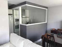 La madera en las puertas correderas proporciona una sensación agradable y acogedora creando un también para una independencia de ambiente y división del cuarto de baño o en cocina. Piso Montado En Huelva Carindeco