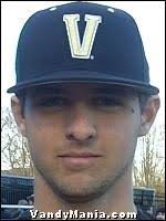 Baseball splits double header with Georgia