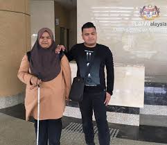 Jep bagi tips dekat azmi caliph busker untuk muzikal lawak superstar. Tarik Hujung Tongkat Oku Adalah Kesalahan Paling Besar Azmi Caliph Buskers Erin Sakura
