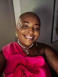 Hello I would like to introduce myself. My name is Resha. I have been  working as a nail technician for 8 years. I have been a central point  resident for 6 years. ￼