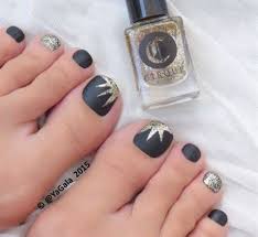 Estarás en lo más alto de la moda con marcas como adidas, nike, puma o new balance, sin dejar de lado las clásicas converse o vans, y marcas más jóvenes como veja, yurban y victoria. Quieres Lucir Unas Decoradas Para Pies Elegantes Inspirate Vibra