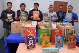 Quran explanation تفسير الجلالين (‫العربية). Kdn Rampas 5 050 Unit Al Quran Tidak Dilulus Bernilai Rm502 800 Utusan Borneo Online