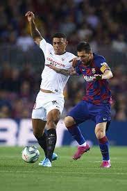 Cuando el partido agonizaba, messi cayó en el área del sevilla tras una acción defensiva de diego carlos, susceptible de penalti. Pin On Barca