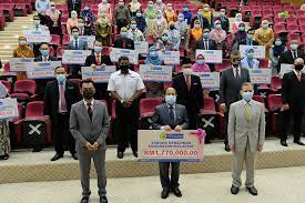 (tan sri)dr mohd ismail merican bertugas sebagai pakar. Lzs Salur Bantuan Tabung Pesakit Hospital Berjumlah Rm1 8 Juta Lembaga Zakat Selangor