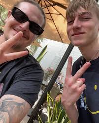 Aidan J. Snow (@ajistheartist) • Instagram photos and videos