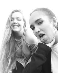 Cora Handley's Instagram, Twitter & Facebook