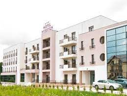 Located in băile felix, 750 metres from the thermal bath and in a spa resort, hotel hyperion offers a wellness area and a restaurant. Hotel Hyperion Baile Felix