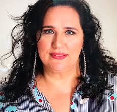 O renato sempre foi palhaço! Esposa De Renato Aragao E Criticada Na Web Apos Comparar Aeroporto Com Rodoviaria Estrelando