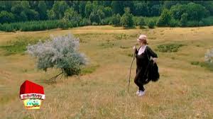 Acest show va fi difuzat in fiecare luni, marti si miercuri de la ora 20:30. Poftiti Si Daruiti Antenaplay Ro