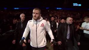 Sprawdź najnowsze i najciekawsze materiały przygotowane przez redakcję w dziale łukasz jurkowski. Piwko W Towarzystwie Wybranki Zobaczcie Jak Blachowicz Swietowal Zwyciestwo Polsat Sport