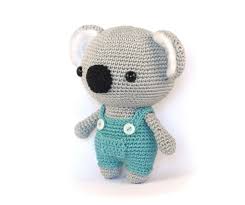 Haak Je Eigen Koala Amigurumi Met Dit Superschattige Koala Haakpatroon De Koala Op De Foto 15 Stuffed Animal Patterns Stuffed Toys Patterns Amigurumi Pattern