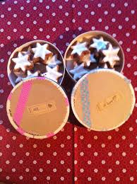 Des Etoiles A Manger Mises Dans Des Boite A Fromage Masking Tapees Boite A Fromage Fete Des Peres Boite