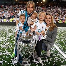 Can you imagine how modric would react if england players started talking about how the croatian media should talk about croatia's matches? Ronaldo Entthront Luka Modric Ist Fifa Weltfussballer 2018 Real Total