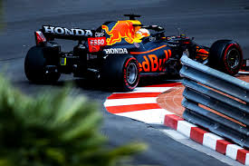 Ein tag vor dem rennen wird ein weiteres freies training gefahren, bevor das qualifying beginnt. F6t3bktbsmrw9m
