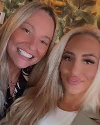 Delia Casey's Instagram, Twitter & Facebook