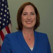 ES EL CAMINO. Heidi Fulton, encargada de negocios de la Embajada de los  Estados Unidos en Honduras, declaró que lo importante es que haya un  diálogo para resolver las preocupaciones en beneficio