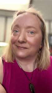 I'm so sorry to let everyone know that my aunt, Mary Bell, passed away