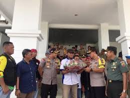Direktur operasional pt transjakarta, daud josep,mengatakan, untuk operasional, pramudi transjakarta digaji tinggi sekitar rp 10,8 juta. Gaji Sopir Aice Wonogiri Lowongan Kerja Sales Marketing Di Perusahaan Singapore Kinsley Daily Blogs