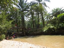 The kids & adults enjoyed swimming in the stream. Air Panas La Jerteh Terengganu