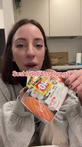 Sushi dell'Esselunga e Stanchezza: Mukbang a Casa
