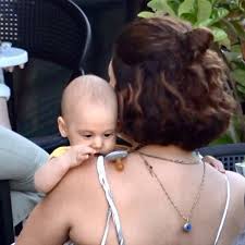 We did not find results for: Berguzar Korel Bebegiyle Goruntulendi