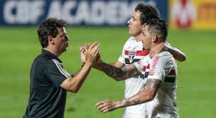 Origem do uniforme do são paulo — à esquerda o uniforme do c.a. Sao Paulo So Empata Com Coritiba E Chega A Cinco Jogos Sem Vitoria Esportes R7 Futebol