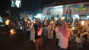 .takbiran keliling desa sugihrejo dukoh pasinggahan2018 pembangunan embung desa longkeyang kec. Pawai Takbiran Keliling Kampung Hari Raya Idul Fitri 1439 Hijriyah 2018 M Youtube