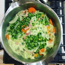 De Retour A La Maison Apres Un Week End Gourmand Et Sportif Une Petite Soupe Aux Pois Casses S Imp Croustade Aux Pommes Soupe Aux Pois Casses Soupe Aux Pois