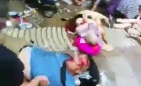 Atentatul a avut loc astăzi pe o arteră foarte aglomerată din barcelona. Video Horror Imagini Cu MorÈ›i È™i RÄƒniÈ›i Surprinse La Cateva Secunde DupÄƒ Atentatul Din Barcelona 18 Stiri Pe Surse Cele Mai Noi Stiri