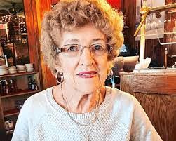 Maureen Plumb's Instagram, Twitter & Facebook