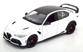 Image result for Bianco 2017 Alfa-Romeo