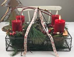 Der adventskranz läutet sozusagen die vorweihnachtszeit ein, auf die sich viele menschen im land und auch in anderen teilen der erde freuen. Adventskranz Mal Ganz Anders Weiss Schwarz