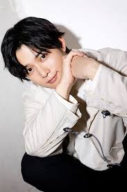 千葉雄大 スマホ2 を経て 大人になった気がします もう30歳ですけど 笑 芸能人 著名人のニュースサイト ホミニス 千葉 雄大 俳優 パーマ ミディアム メンズ