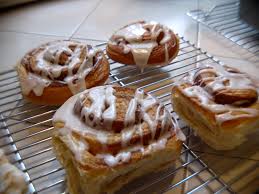 Chili and cinnamon rolls, beef and cabbage, runza® and the nebraska huskers. I Just Found Out That Mixing Chili And Cinnamon Rolls Is A Thing And I M Confused