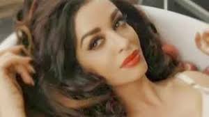 Παίζει την μήδεια του ευριπίδη. Deite Thn Elenh Foyreira Xwris Makigiaz Greek Tv