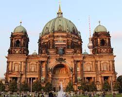 Aneka aktivitas menarik pun bisa dijajal di hotel ini sesuai musim. 10 Tempat Wisata Di Berlin Urban Icon Magazine