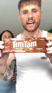 Trying Tim Tams for the first time… Australias most famous snack? 🇦🇺 😮