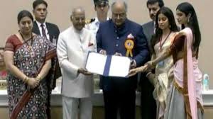 National Film Awards 2018 President Kovind Presents Awards To Sridevi Vinod Khanna Ar Rahman And 8 Others The 65th national film awards has been announced on 13 april 2018 and late veteran actor vinod khanna has been honoured with dadasaheb phalke award. national film awards 2018 president