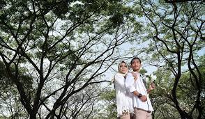 Ide tema konsep foto prewedding. Background Prewedding Outdoor Tanpa Orang 20 Foto Prewedding Casual Outdoor Unik Tanpa Sentuhan Portalkuningan Com