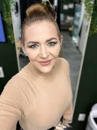 Stephanie Lent's Instagram, Twitter & Facebook