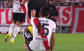 Fausto Vera salió en el primer tiempo contra Carabobo y preocupa de cara al Superclásico