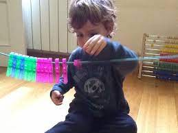 Este es un portal de educación inicial y primaria para niños 3 a 10 años que aborda el aprendizaje a través de juegos educativos. 5 Actividades Para Ninos Para Reconocer Los Colores Mama Psicologa Infantil