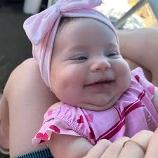 Feliz cumpleaños mi princesa !!! Hace 1 año llegaste a mi vida y me  enseñaste a entender lo que es un amor de padre , realmente sos la luz de  mi vida