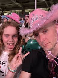 Deirdre Kenny's Instagram, Twitter & Facebook