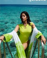 Browse janhvi kapoor photos including portfolio photos, movie stills and wallpapers 12 photos. Janhvi Kapoor Silver Bikini Pics From Her Maldives Photo Shoot Clarifies It Was Pre Lockdown