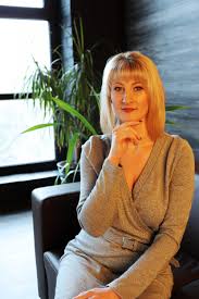 Baptisten tragen die taufe im namen, denn der leitet sich aus dem griechischen wort für „untertauchen ab, und das entspricht der baptistischen taufpraxis. Yulia Russische Baptisten Frauen Partnervermittlung Russische Frauen Frauen Aus Der Ukraine