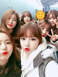 Gfriend (koreanisch 여자친구) war eine südkoreanische girlgroup, die 2015 von source music gegründet wurde. 770 Gfriend Ideas G Friend Korean Girl Groups Kim Ye Won