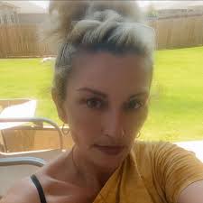 Can other teams request cards without having them?